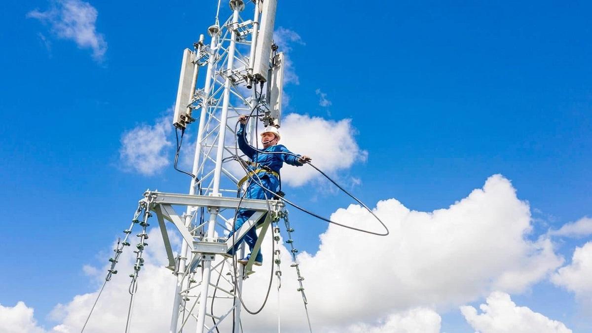 VinaPhone là mạng thông tin di động đầu tiên của Việt Nam đạt được mục tiêu phủ sóng tới 100% các huyện, thị và các đảo trên cả nước.